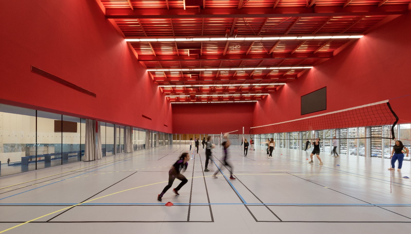 Salle sportive rouge du Gymnase Jean-Burger à Thionville